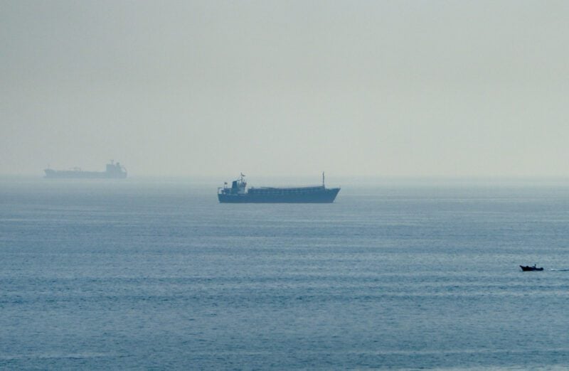 Saudis in Talks to Formalize Hormuz Shuttles in Fight for Market