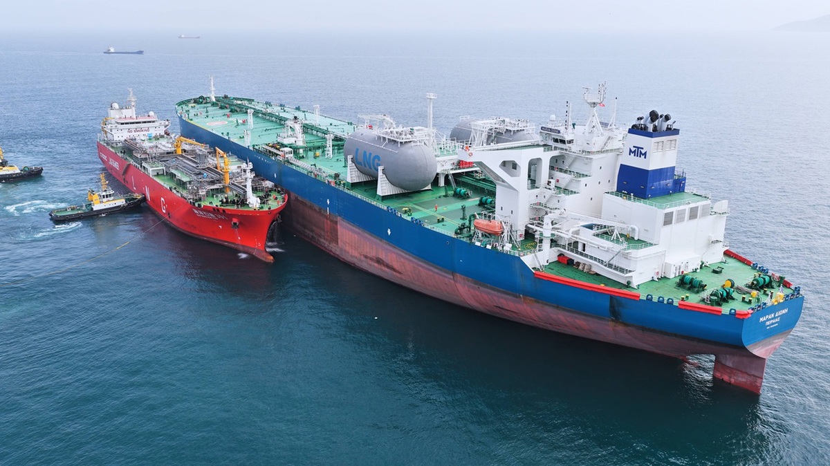 China achieves world's first ship-to-ship green ammonia bunkering