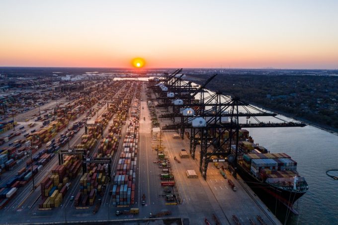 No post-peak easing at US container gateways, despite drayage woes