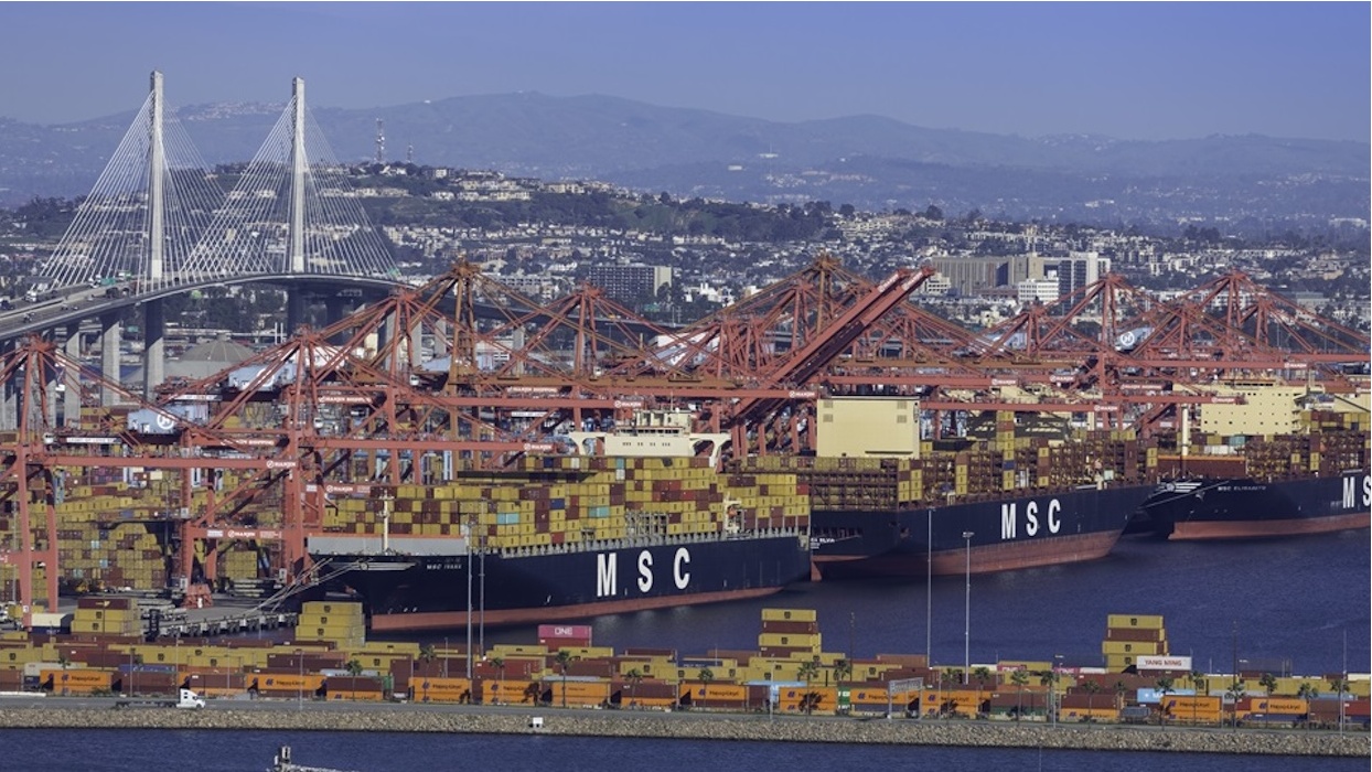 Nuevo récord en Long Beach con el volumen rozando 1M de contenedores