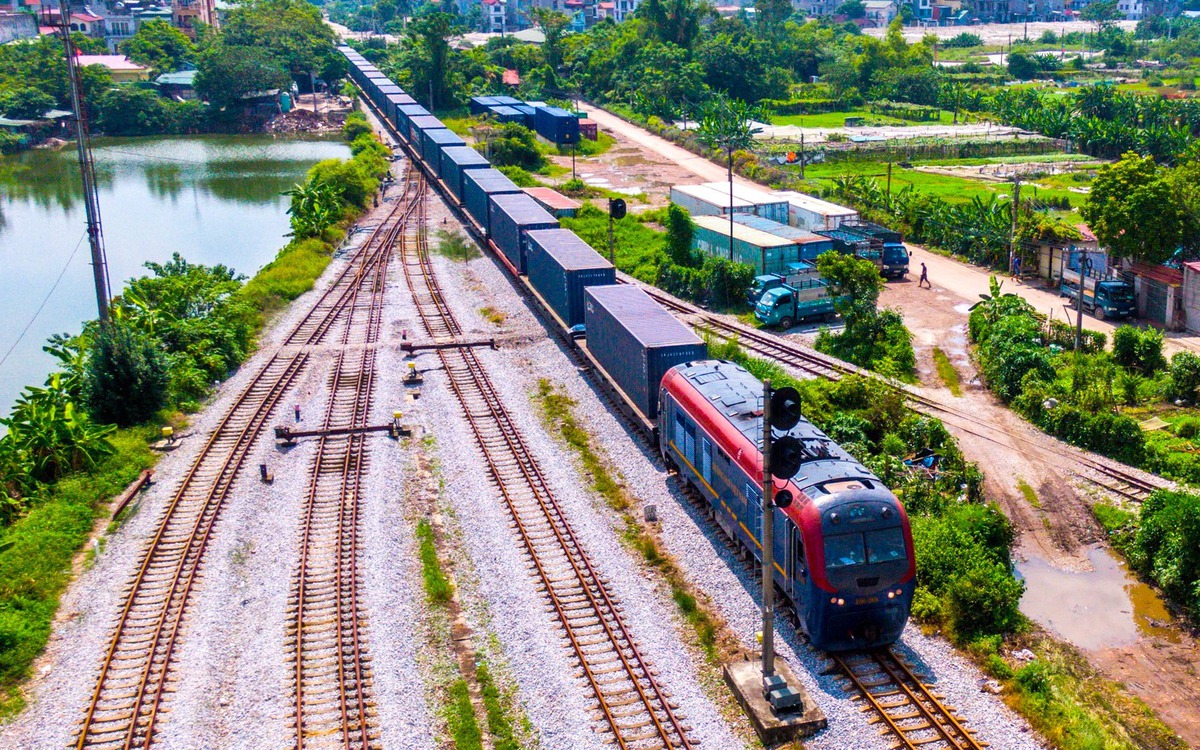 Maersk and Hateco Plan $3.5 Billion Vietnam Rail Freight Project