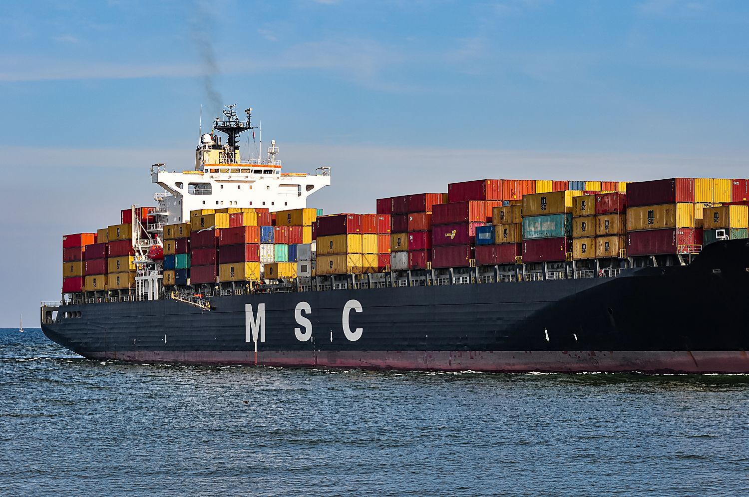 MSC encomenda 20 navios de 24,000-TEU ao estaleiro parceiro Hengli Heavy