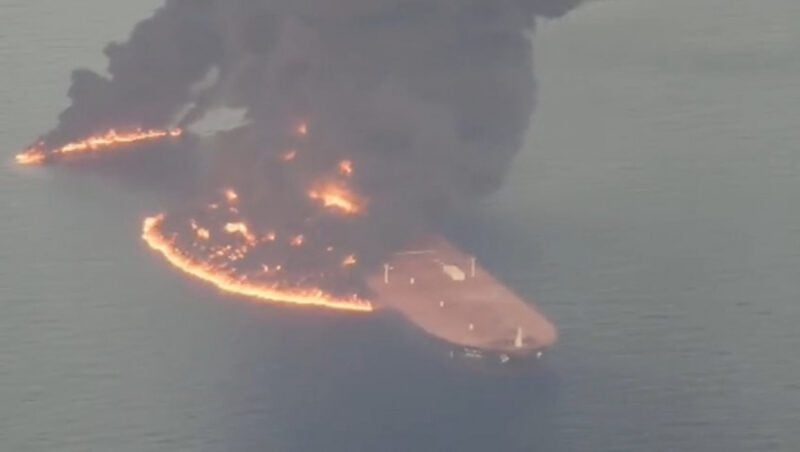 阿联酋沿海漏油，多地海滩关闭