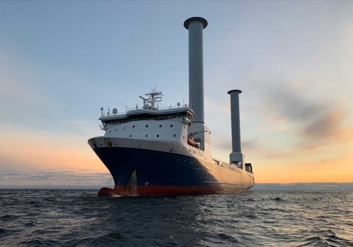 Korean shipbuilders push wind-assisted propulsion to decarbonize LNG and container fleets