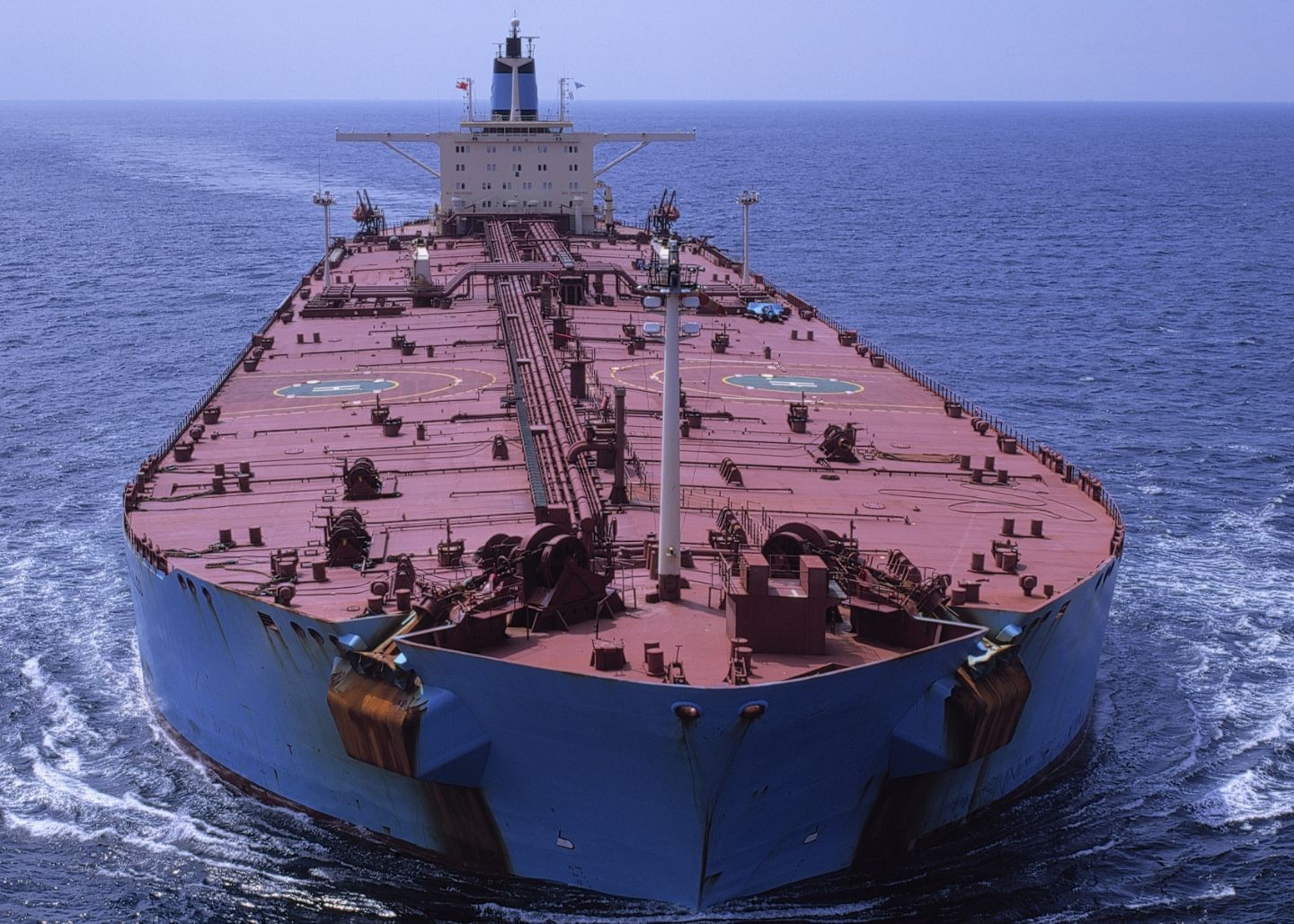Middle East War Lifts VLCC Rates, Spurs Global Replacement Orders