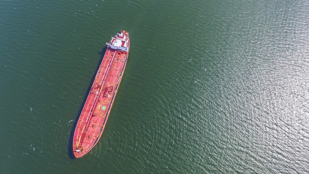 Supertankers Racing to Middle East Worsen Global Ship Crunch