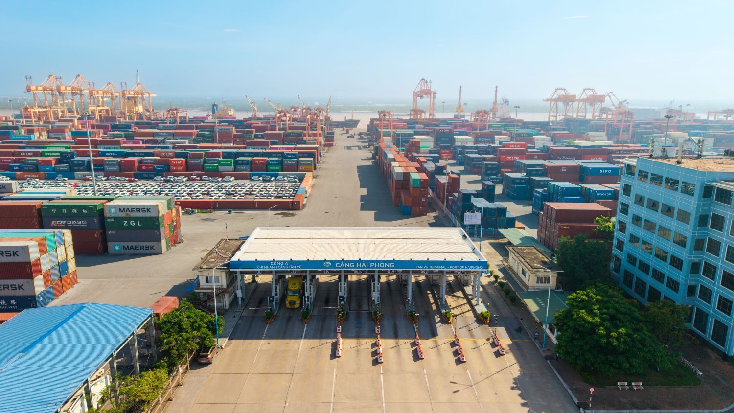 Maersk avalia rede de terminais ferroviários de carga no Vietnã com a parceira Hateco