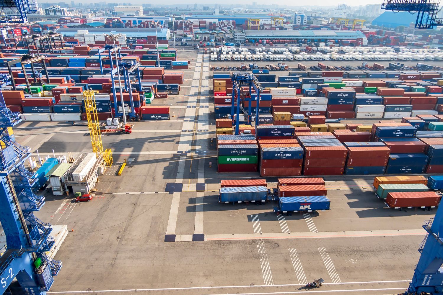 Le typhon Champi ferme les ports de Taïwan et provoque de nouvelles perturbations en Asie de l'Est