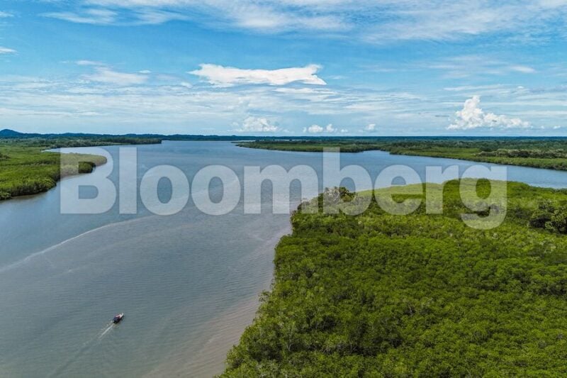 Two Wealthy Americans Face Off In Bitter Feud Over Panama Port
