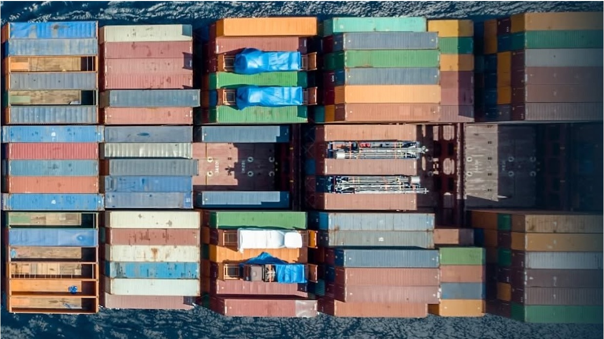 Global container volumes hit record 17.46 million TEUs